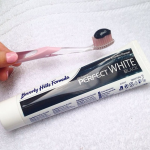 Beverly Hills Perfect White Black toothpaste review